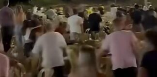 Άγριο ξύλο σε πανηγύρι στο Αντίρριο – Τραπέζια και καρέκλες πετούσαν, η ορχήστρα συνέχιζε να παίζει